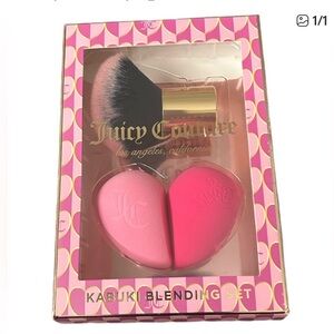 Juicy Couture 3pc beauty blenders and kabuki brush iconic juicy pink new in box